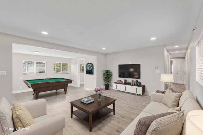 1111 Glen Dale Cir in Dacono, CO - Foto de edificio - Building Photo