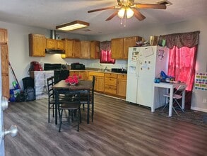 2365 Cousins St in Beaumont, TX - Building Photo - Building Photo