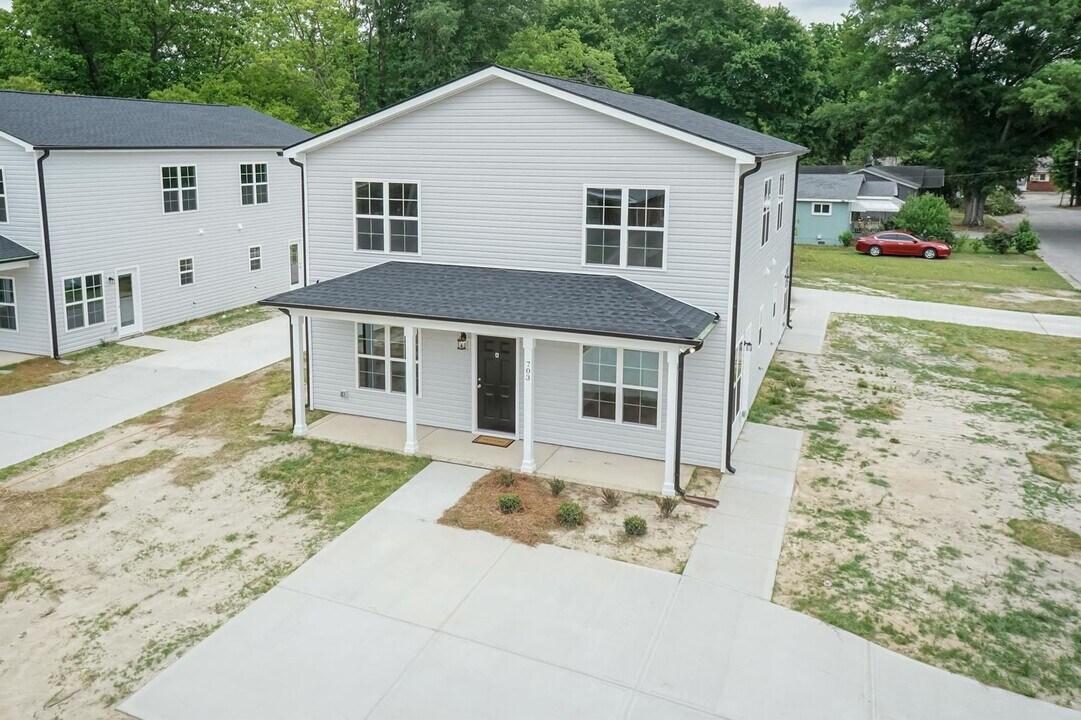 703 E Spruce St in Goldsboro, NC - Building Photo