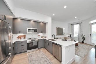 15635 Memorial Dr in Houston, TX - Building Photo - Building Photo