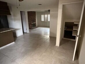 600 Lansing Dr-Unit -#16 in Bakersfield, CA - Building Photo - Building Photo