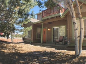 3250 S Litzler Dr in Flagstaff, AZ - Building Photo