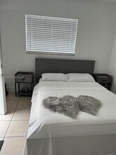 120 NW 10th Ave in Miami, FL - Building Photo - Building Photo