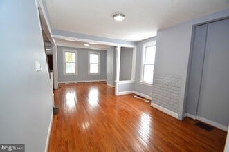 201 York St in Burlington, NJ - Building Photo - Building Photo