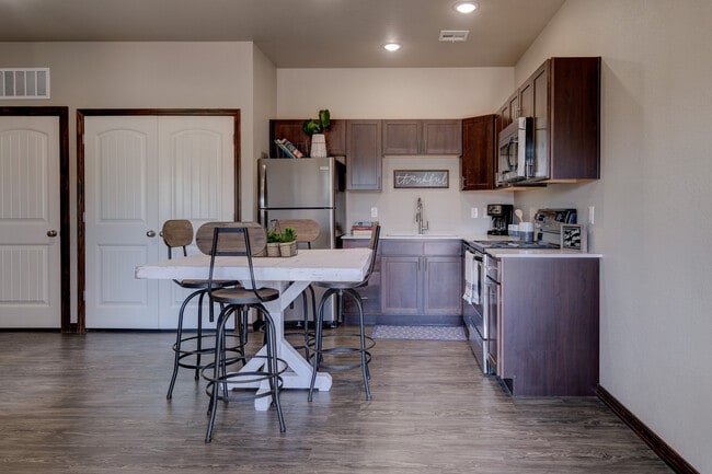 1109 Hope Dr, Unit 9A in Carthage, MO - Foto de edificio - Building Photo