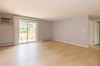 33 Jacqueline Rd in Waltham, MA - Building Photo - Building Photo