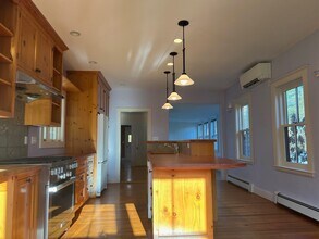 166 Locke Rd in Rye, NH - Building Photo - Building Photo