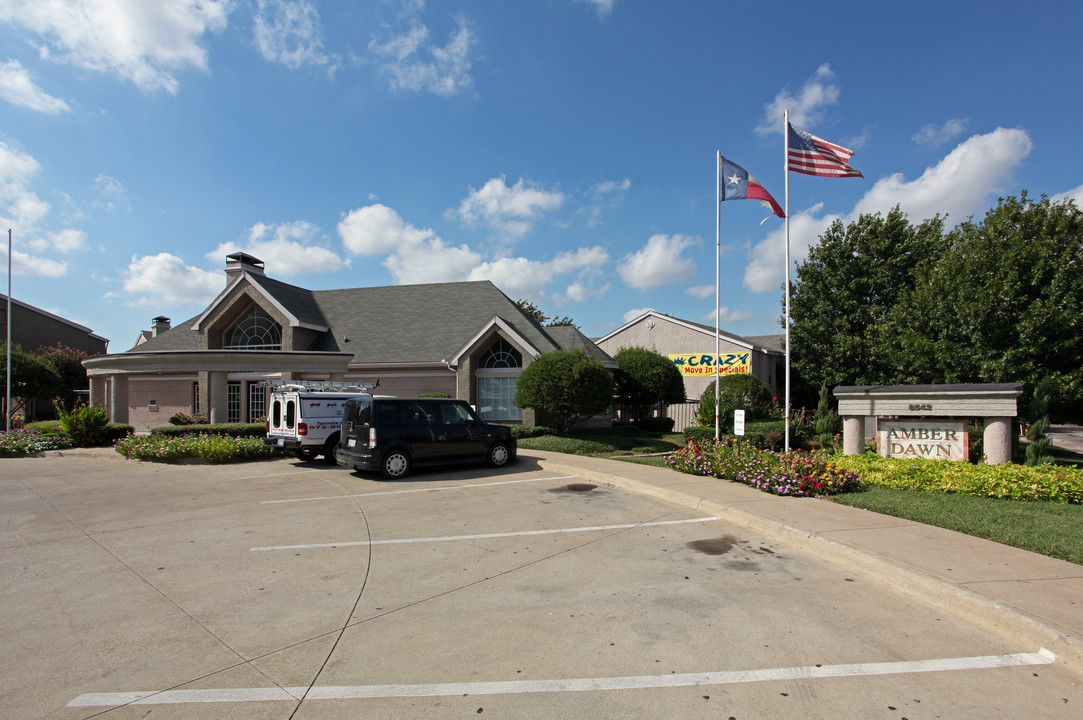 Amber Dawn Apartments in Dallas, TX - Building Photo