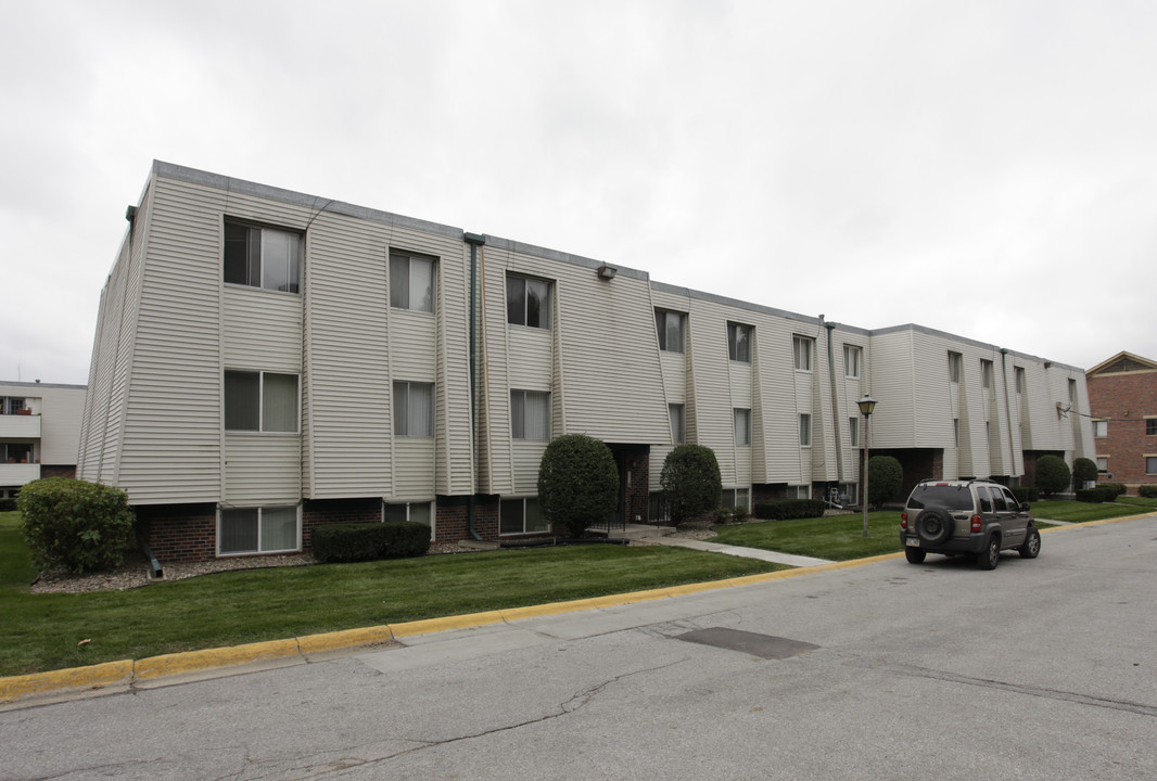 Windsor Woods in Omaha, NE - Foto de edificio