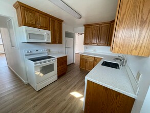 307 Freeport Rd, Unit Third Floor Apartment in Aspinwall, PA - Foto de edificio - Building Photo