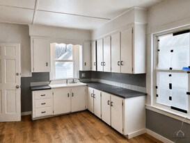 18 Summer St in Waterville, ME - Building Photo