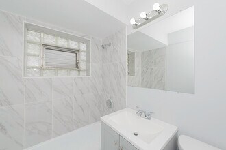 7405 W Fullerton Ave in Elmwood Park, IL - Building Photo - Building Photo