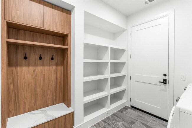 2311 Westheimer Rd in Houston, TX - Building Photo - Building Photo