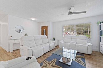 5554 Hibiscus Rd in Jupiter, FL - Building Photo - Building Photo