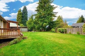 Remodeled Wedgewood Home! in Seattle, WA - Foto de edificio - Building Photo