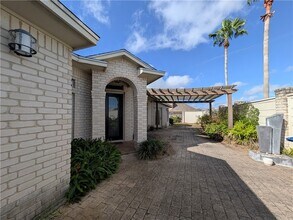 7413 Long S Dr in Corpus Christi, TX - Building Photo - Building Photo