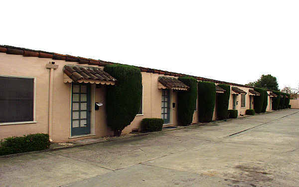 21243-21339 Meekland Ave in Hayward, CA - Building Photo - Building Photo