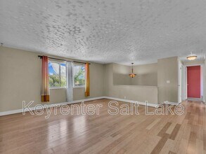 4933 Kathleen Ave in West Valley City, UT - Building Photo - Building Photo