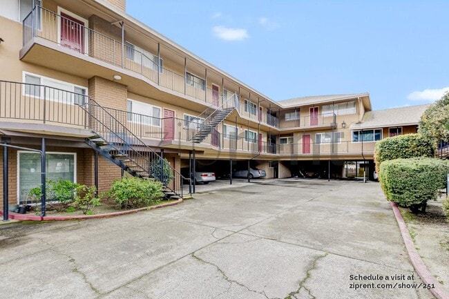 966 Borden Villa Dr in Santa Rosa, CA - Building Photo - Building Photo