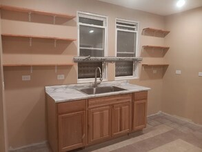 5001 W Chicago Ave in Chicago, IL - Foto de edificio - Building Photo