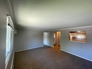 49 George Ave in Groton, CT - Foto de edificio - Building Photo
