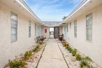 Ascend 3650 in Titusville, FL - Foto de edificio - Building Photo