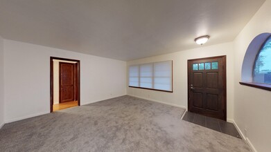 526 7th St in Coronado, CA - Building Photo - Building Photo