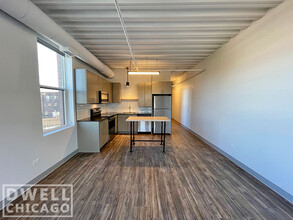 949 W Dakin St in Chicago, IL - Building Photo - Building Photo