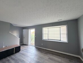 955 Cross Country Dr in Columbus, OH - Building Photo - Building Photo