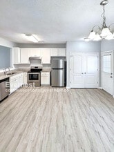 8625 Thomas Ln in Riverdale, GA - Building Photo - Building Photo