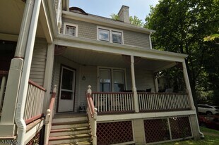 76 Western Ave in Morristown, NJ - Building Photo