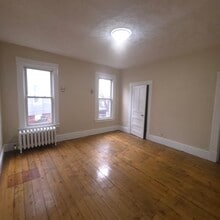 121 Northampton Ave in Springfield, MA - Building Photo - Building Photo