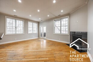 2332 W Morse Ave, Unit 2 in Chicago, IL - Building Photo