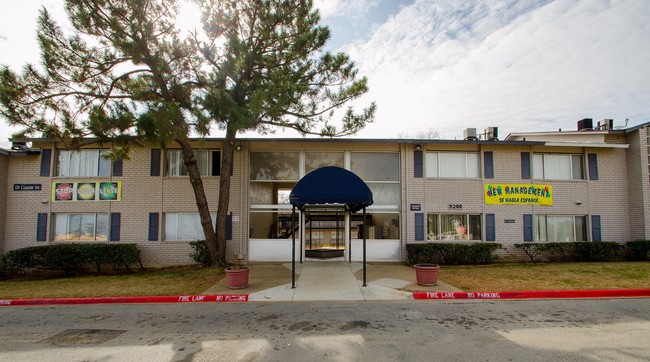 Lancaster Apartments in Fort Worth, TX - Building Photo - Building Photo