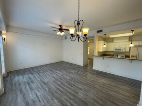 325 NW 14th St in Gainesville, FL - Building Photo - Building Photo