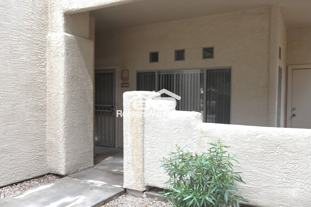 1351 N Pleasant Dr in Chandler, AZ - Building Photo