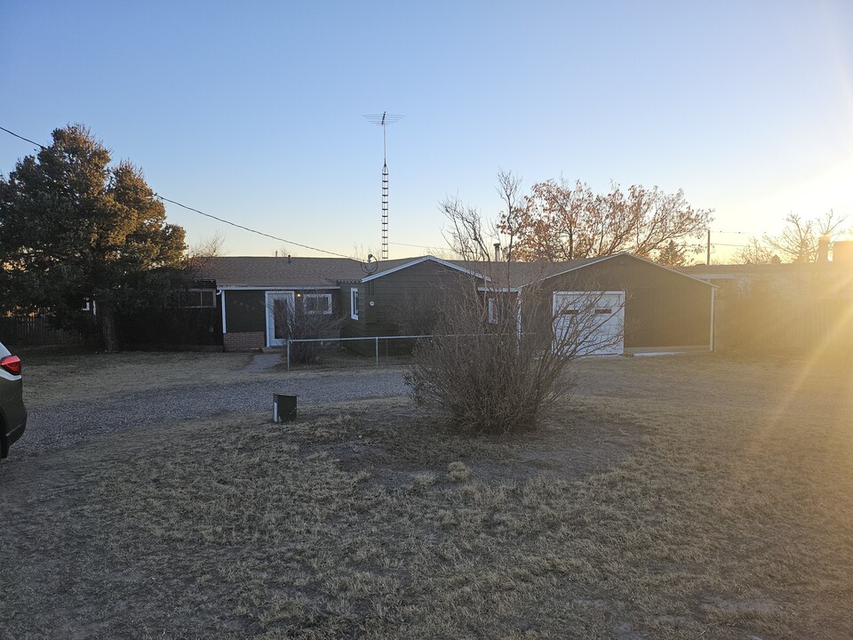 3807 Carla Dr in Cheyenne, WY - Building Photo