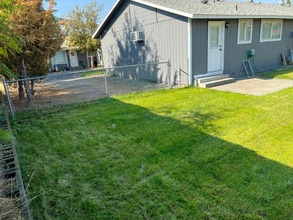 1126 Benham Ct in Richland, WA - Building Photo - Building Photo
