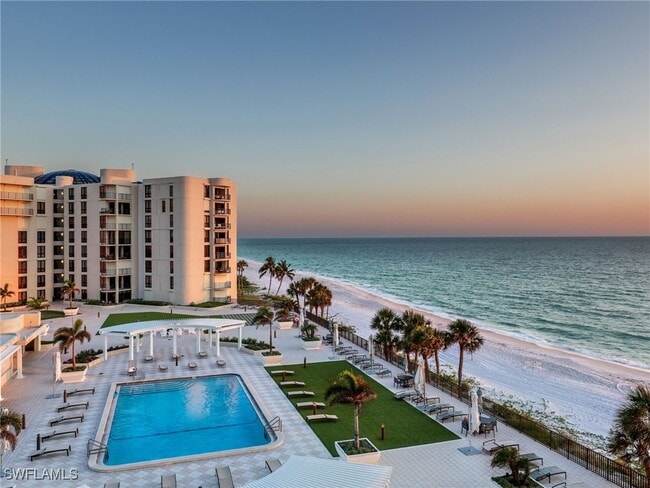 property at 3215 Gulf Shore Blvd N