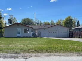 3320 E 42nd Ave in Anchorage, AK - Building Photo