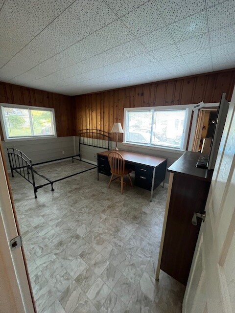 240 Greenaway Dr in Springfield, MA - Foto de edificio