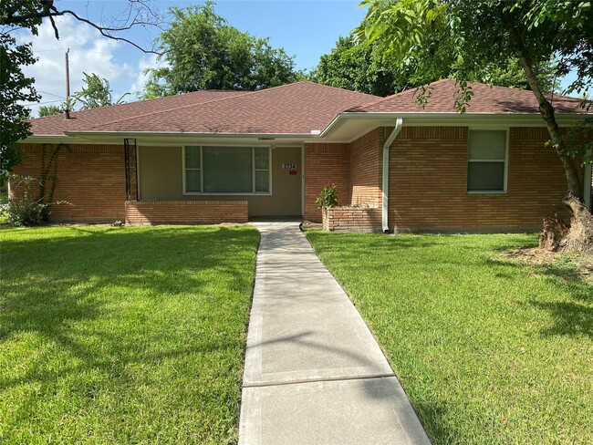property at 2734 Almeda Plaza Dr