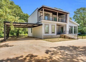 815 N Seven Points Blvd in Kemp, TX - Building Photo