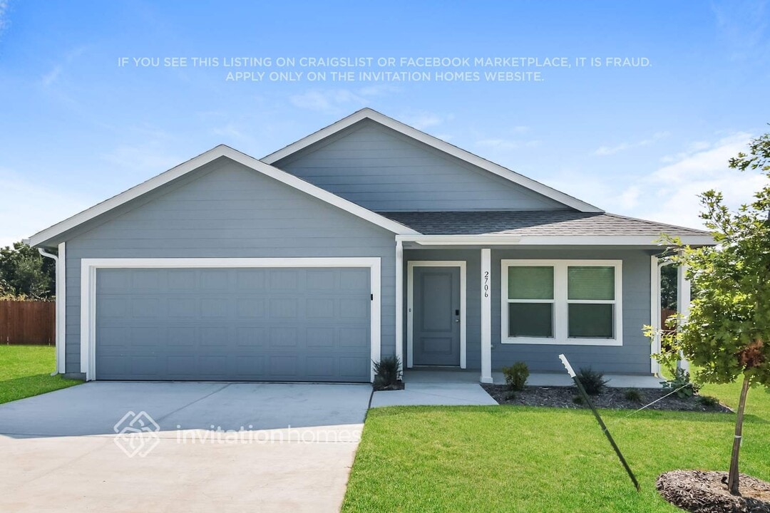 2706 Bronte Blvd in Crandall, TX - Building Photo