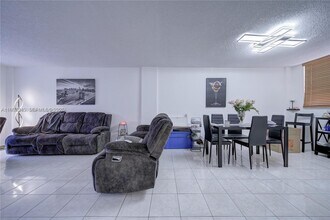 14140 SW 84th St in Miami, FL - Building Photo - Building Photo