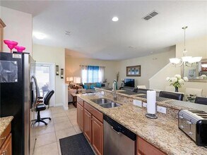 8949 Bismarck Palm Rd in Kissimmee, FL - Building Photo - Building Photo