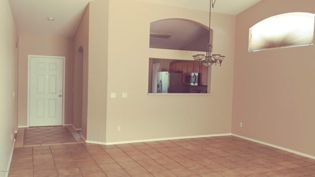 8130 N 112th Ave in Peoria, AZ - Building Photo - Building Photo