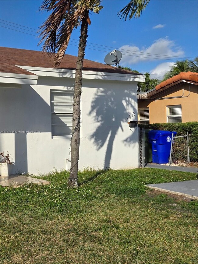 4533 NW 6th St in Miami, FL - Building Photo - Building Photo