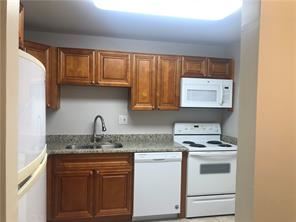 8370 Sands Point Blvd in Tamarac, FL - Building Photo
