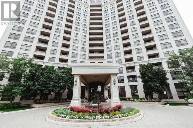 9225-9225 Jane St in Vaughan, ON - Building Photo - Building Photo